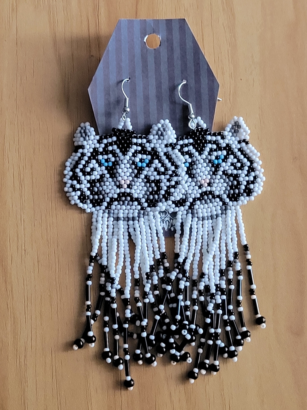 🖤NEW🖤 Handcrafted Black & White Beaded Cat Fringe Earrings